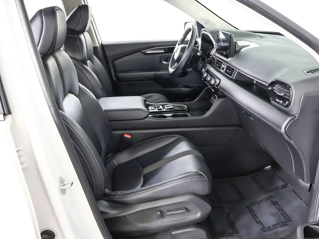 Used 2023 White Honda EX-L image 31