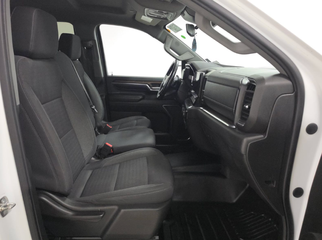 Used 2024 White Chevrolet LT image 8