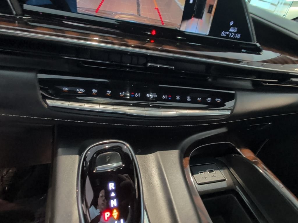 Certified Used 2022 BLACK RAVEN Cadillac Sport Platinum image 16