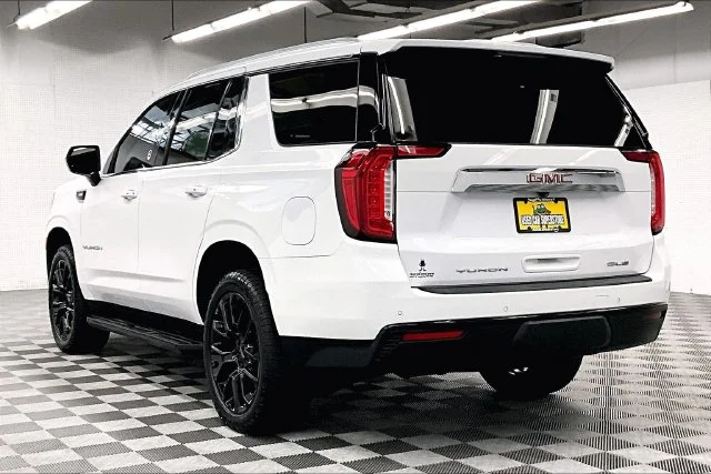 Used 2022 Summit White GMC SLE image 2