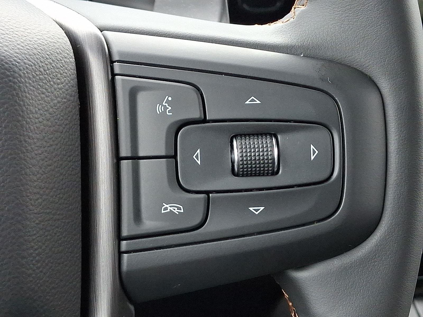 Used 2025 Summit White GMC AT4 image 23