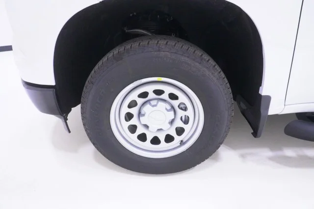 New 2026 Summit White Chevrolet WT image 13