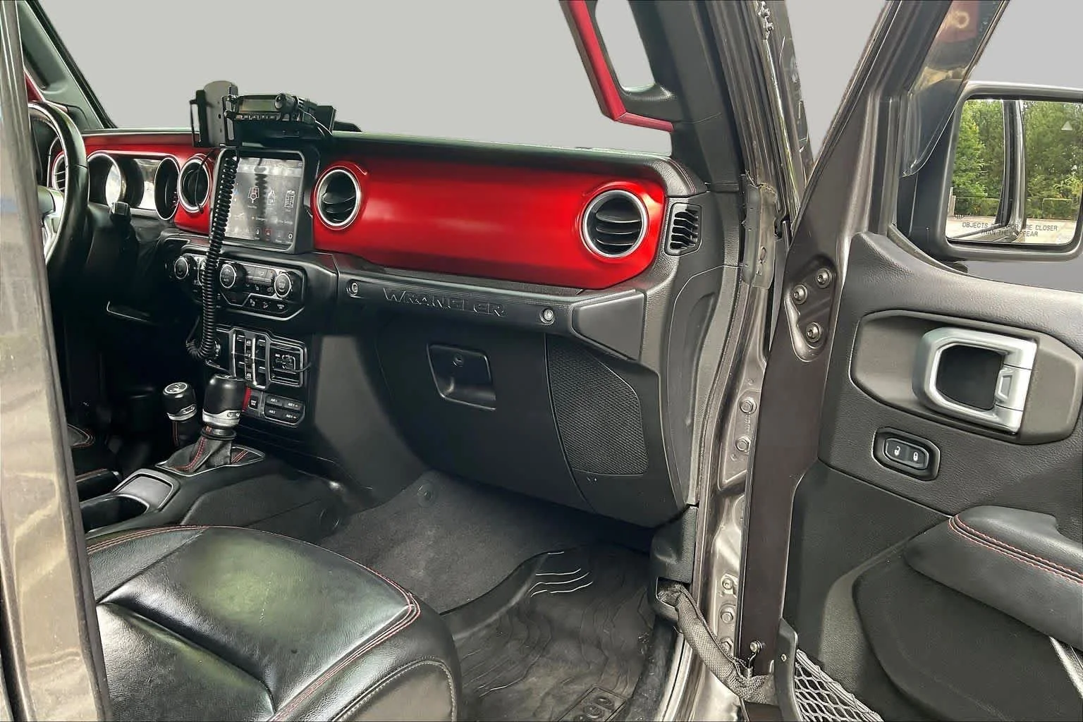 Used 2020 Granite Crystal Metallic Clearcoat Jeep Rubicon image 19