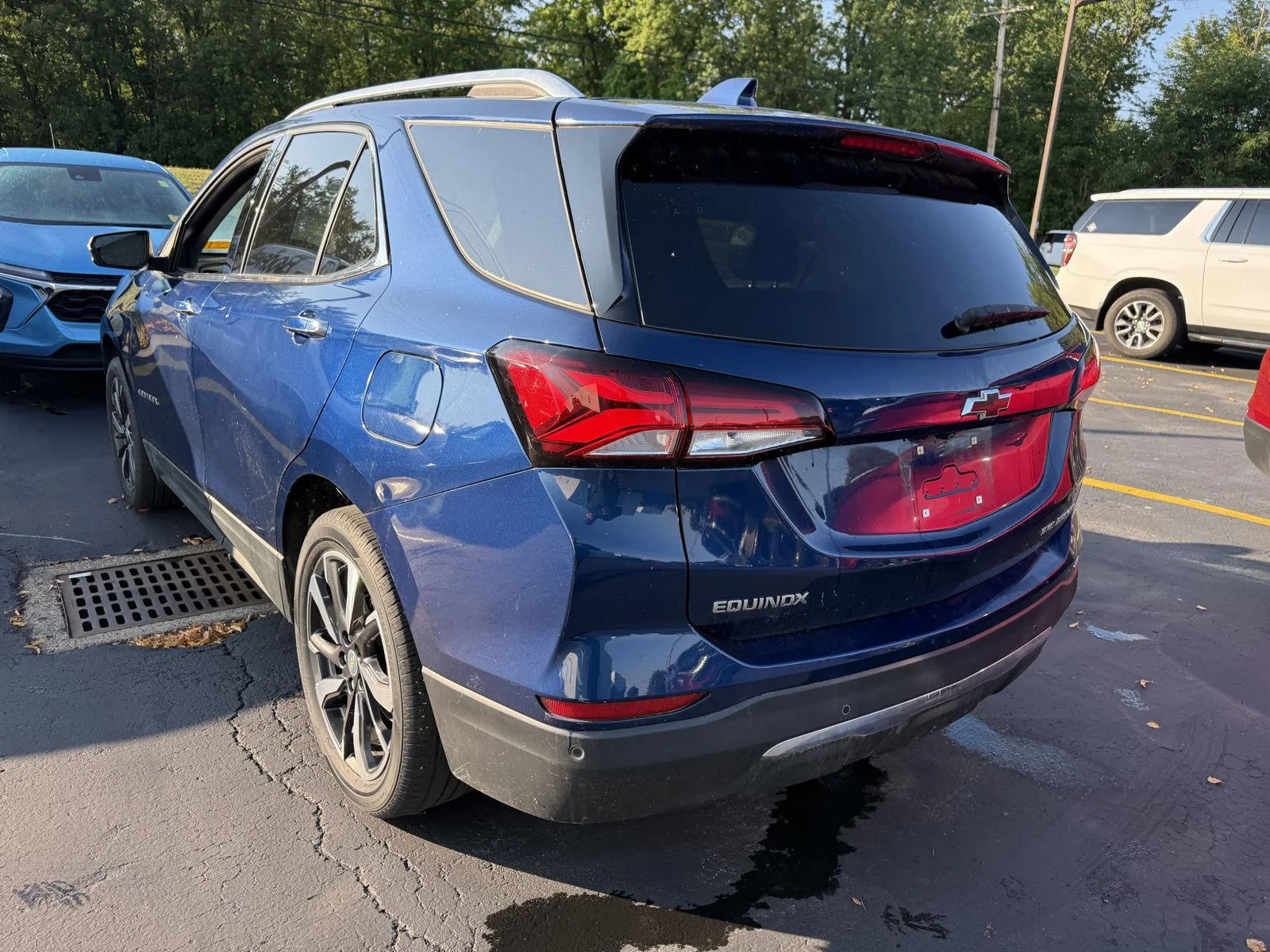 Used 2022 BLUE GLOW METALLIC Chevrolet Premier image 5