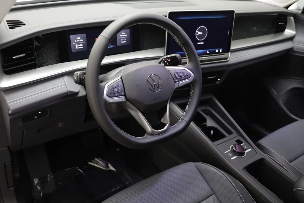 New 2026 Pure White Volkswagen 2.0T SE image 7