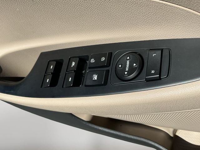 Used 2018 Red Hyundai SEL image 12