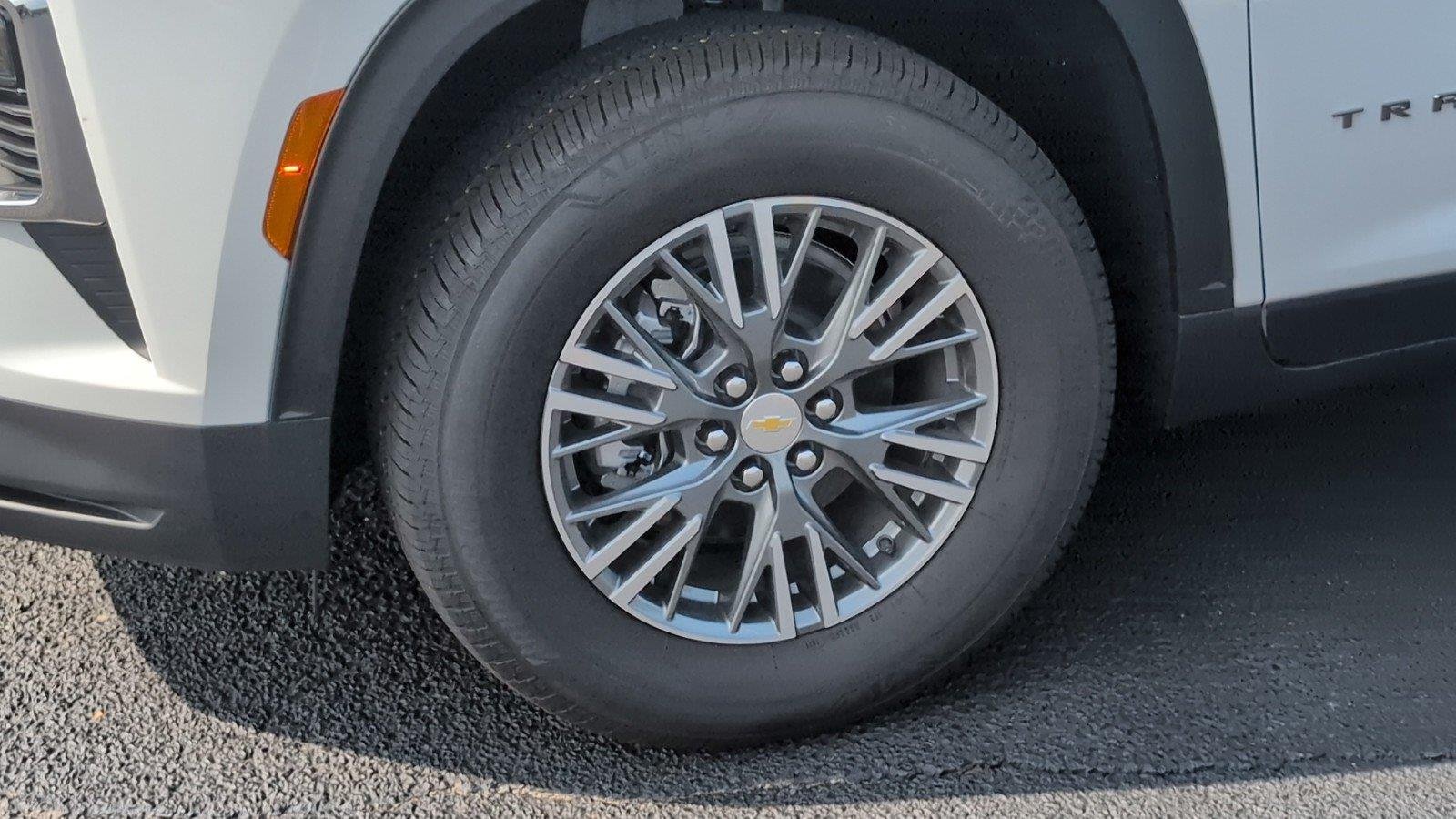 2026 Chevrolet Traverse LT - Photo 11