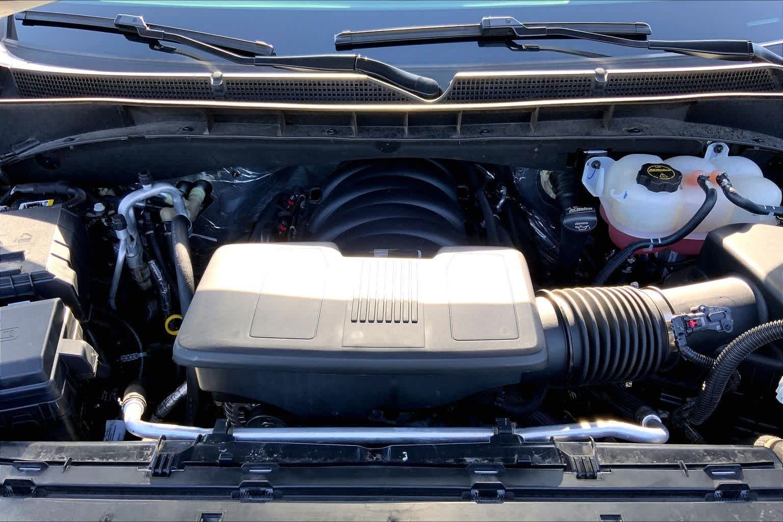 Used 2025 Sterling Metallic GMC Denali image 32