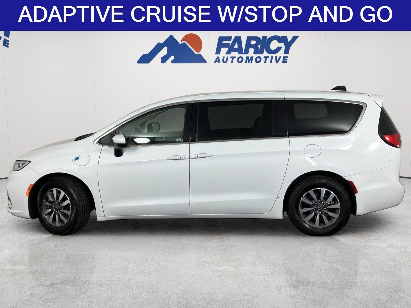 Used 2023 Bright White Clearcoat Chrysler Hybrid Touring L image 4