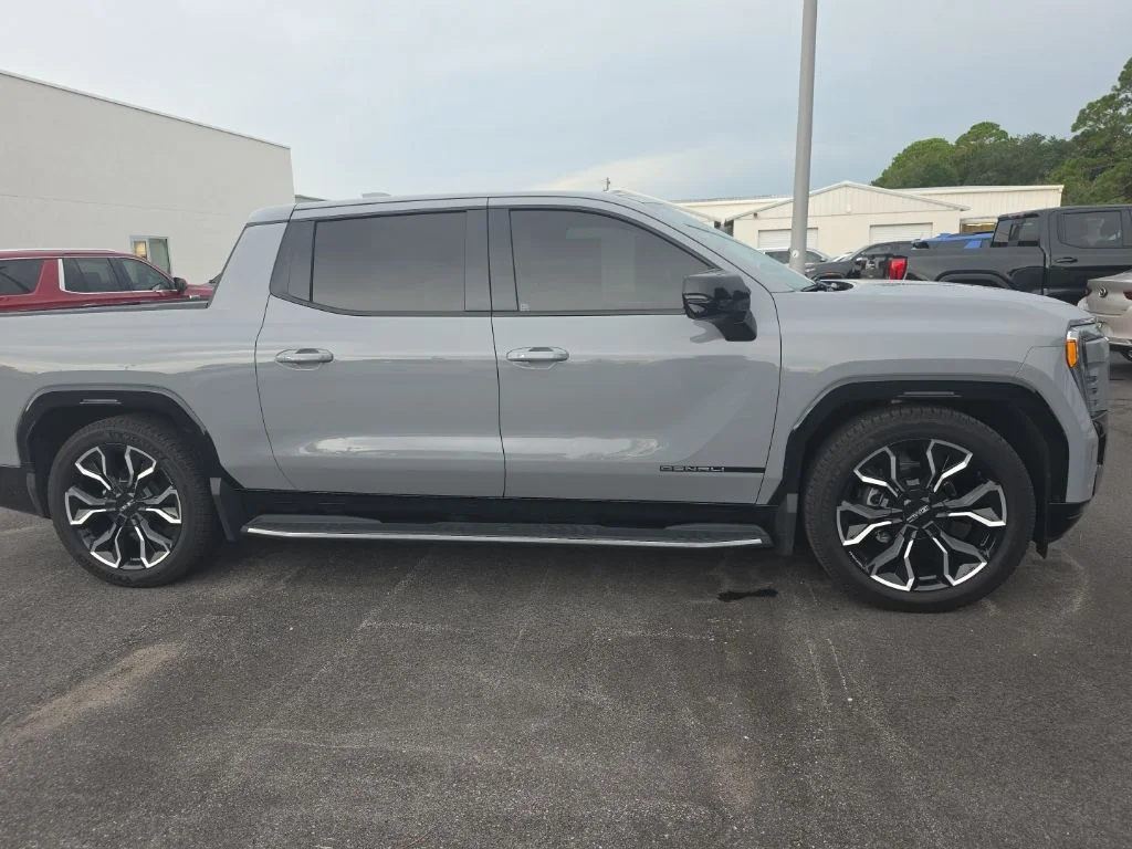 Used 2025 Gray GMC Denali image 3