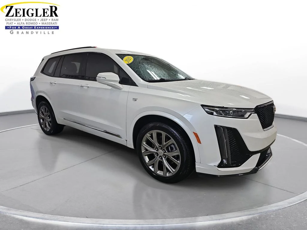 Used 2020 White Cadillac Sport image 3