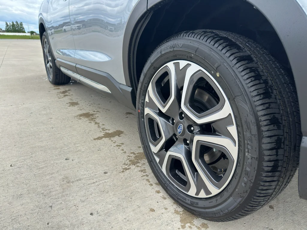 New 2026 ICE SILVER METALLIC Subaru Limited image 8