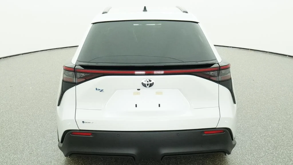 New 2026 Wind Chill Pearl Toyota XLE image 12