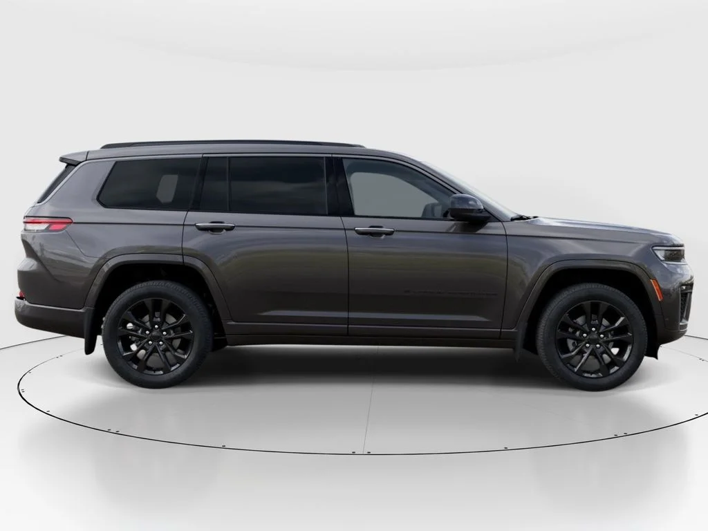 New 2026 Baltic Gray Metallic Clear-Coat Exterior Paint Jeep Limited Reserve image 23