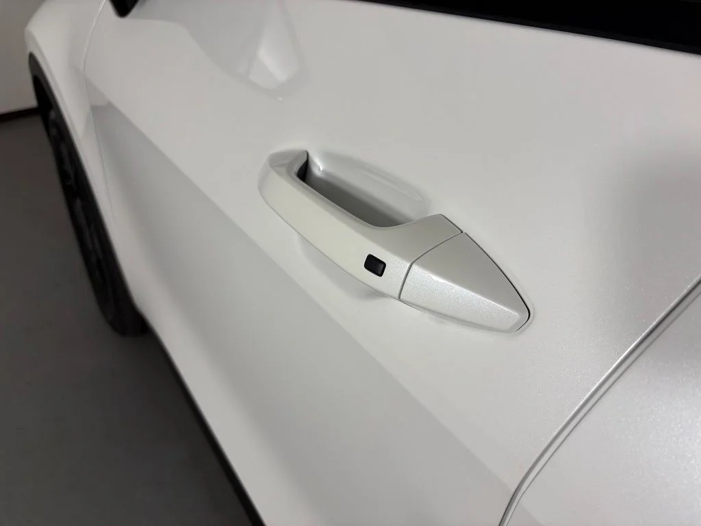 New 2027 White Kia X-Line image 12