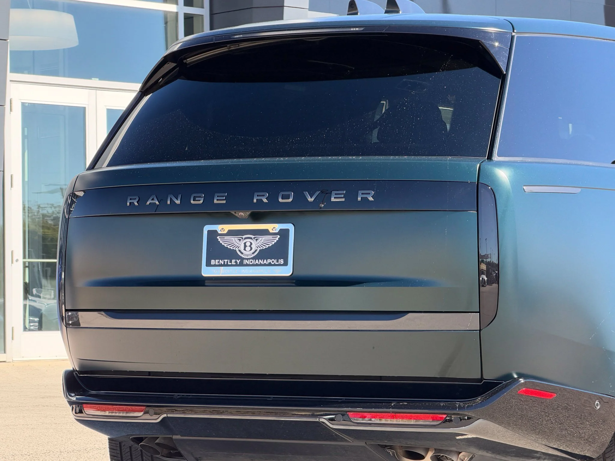 Used 2025 Green Land Rover SE image 8