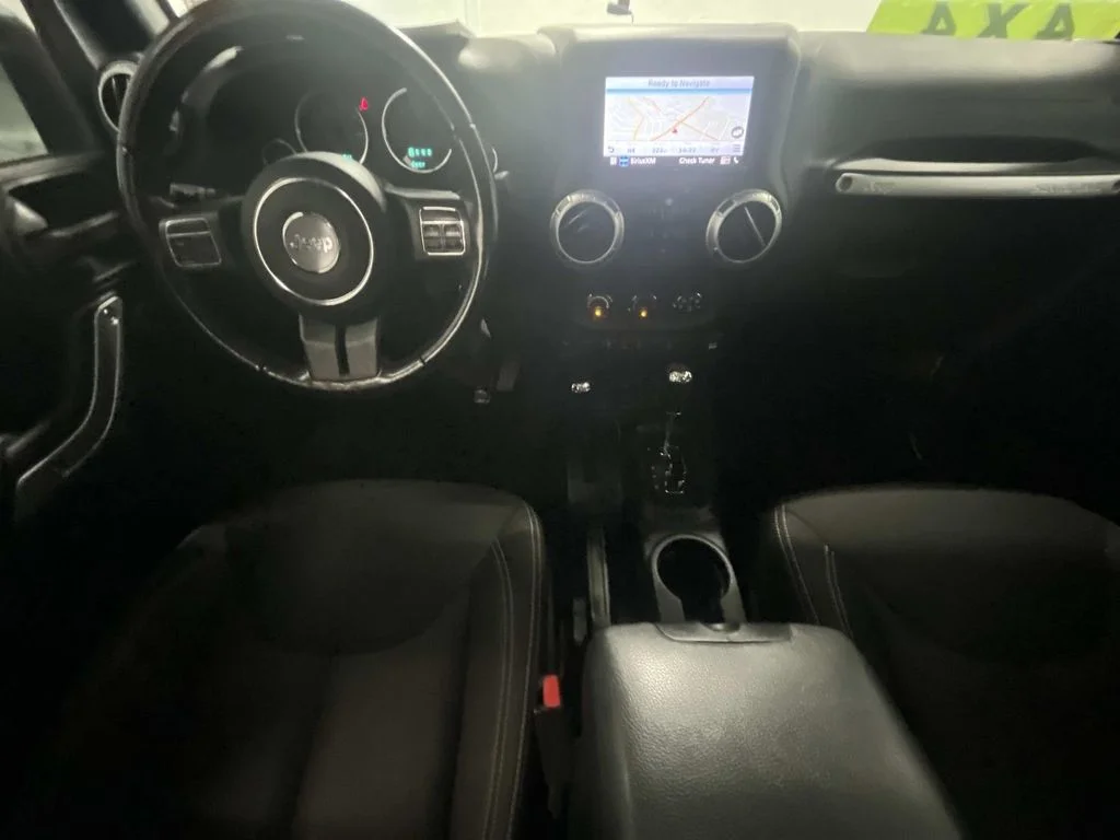 Used 2018 Billet Silver Metallic Clearcoat Jeep Sahara 4WD 3.6L HARD TOP image 14