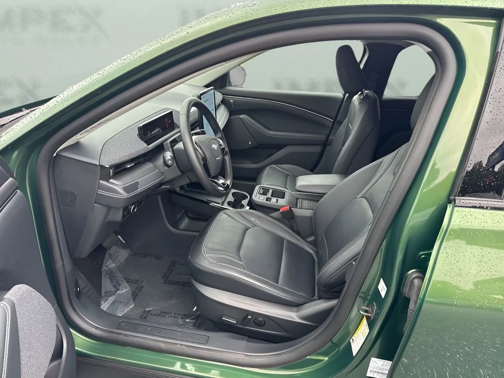 Used 2025 Green Ford Premium image 9