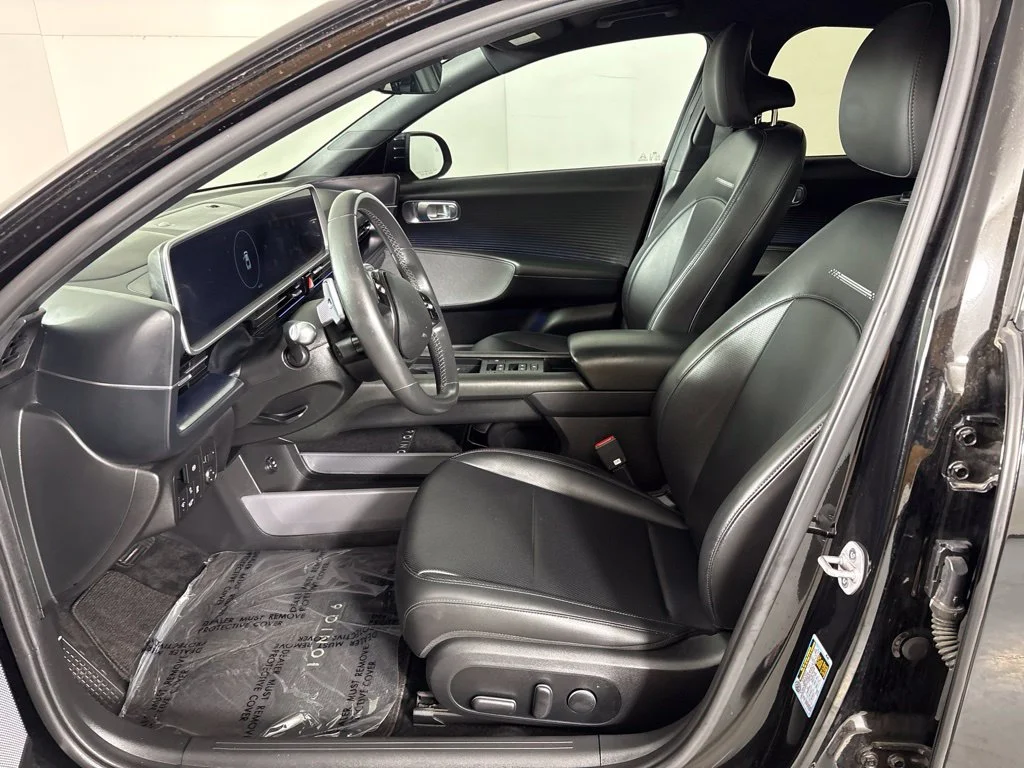 Used 2023 Black Hyundai SEL image 29