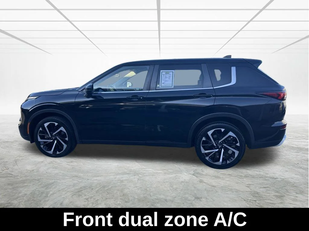 Used 2023 Black Mitsubishi SE image 8