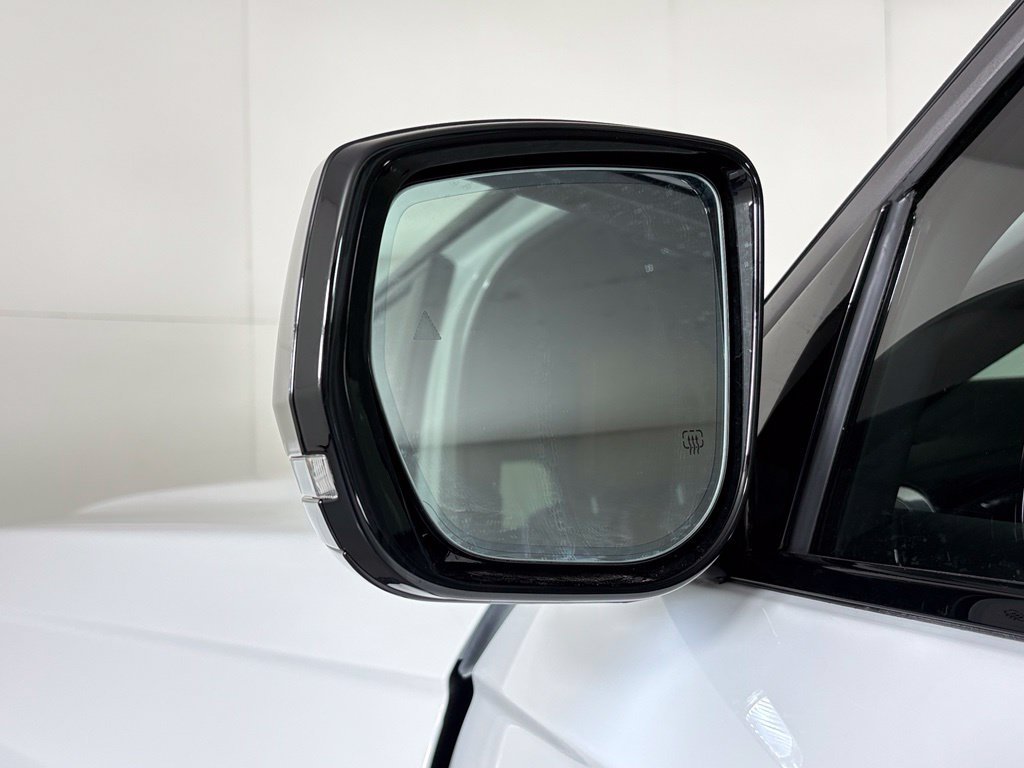 New 2027 Bright White Clear-Coat Paint Jeep Summit image 13