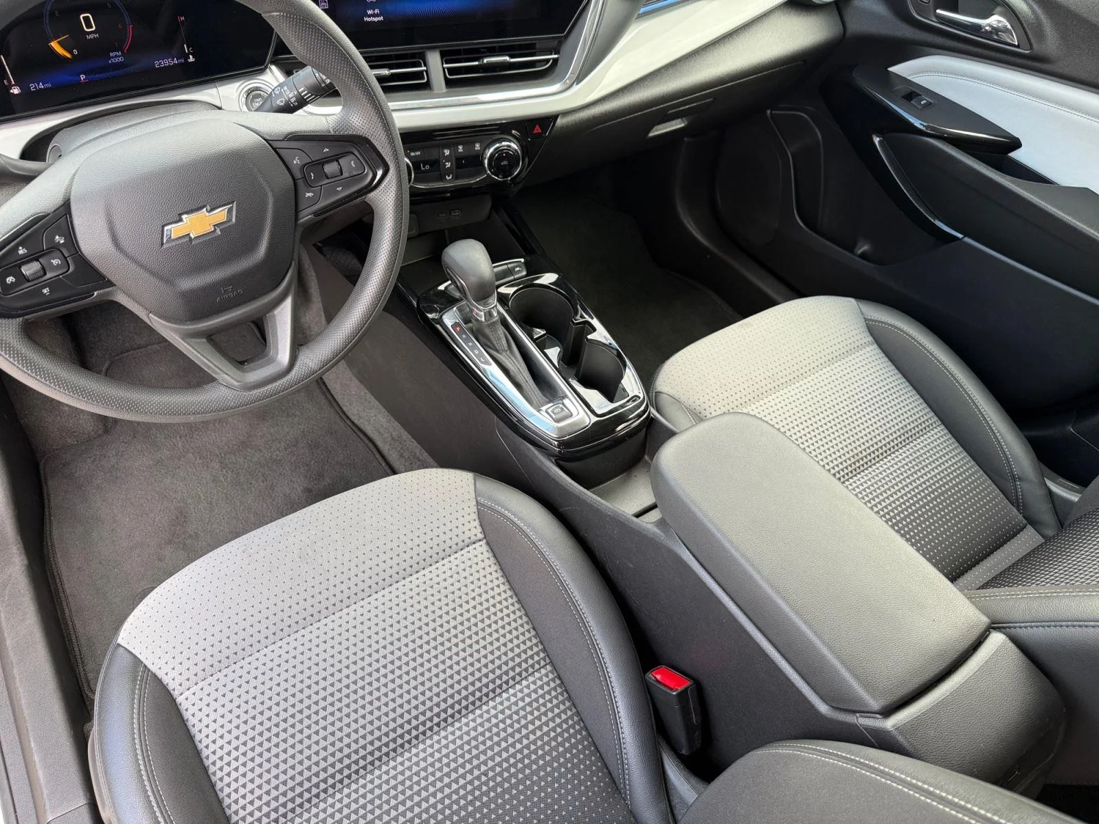 Used 2025 Sterling Gray Metallic Chevrolet LT image 15