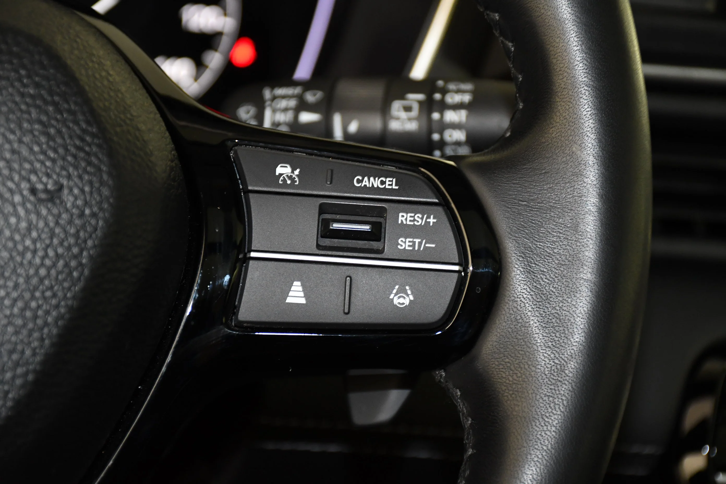 Certified Used 2025 Sonic Gray Pearl Honda Touring image 21
