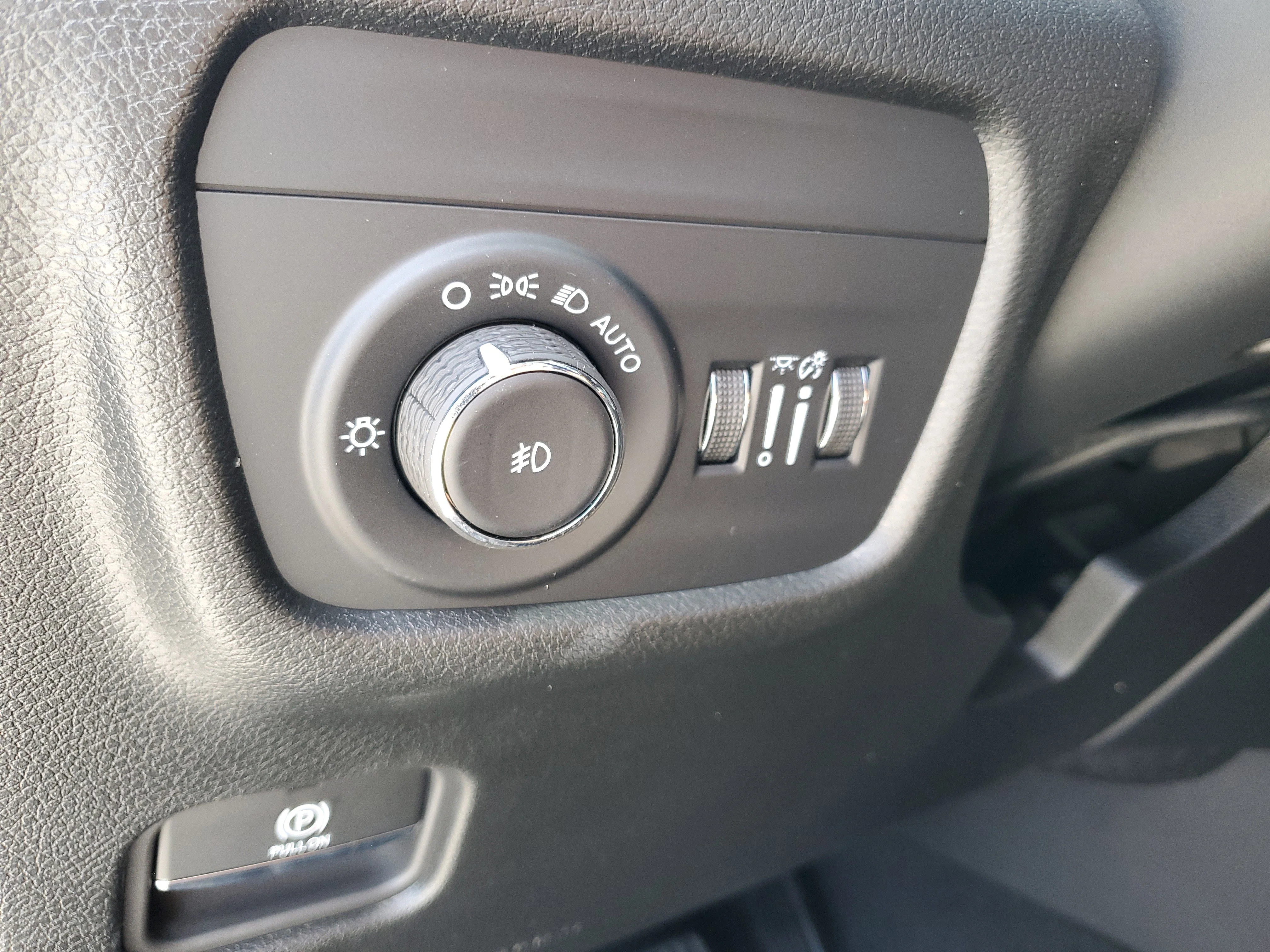 New 2026 Silver Zynith Exterior Paint Jeep Limited image 21