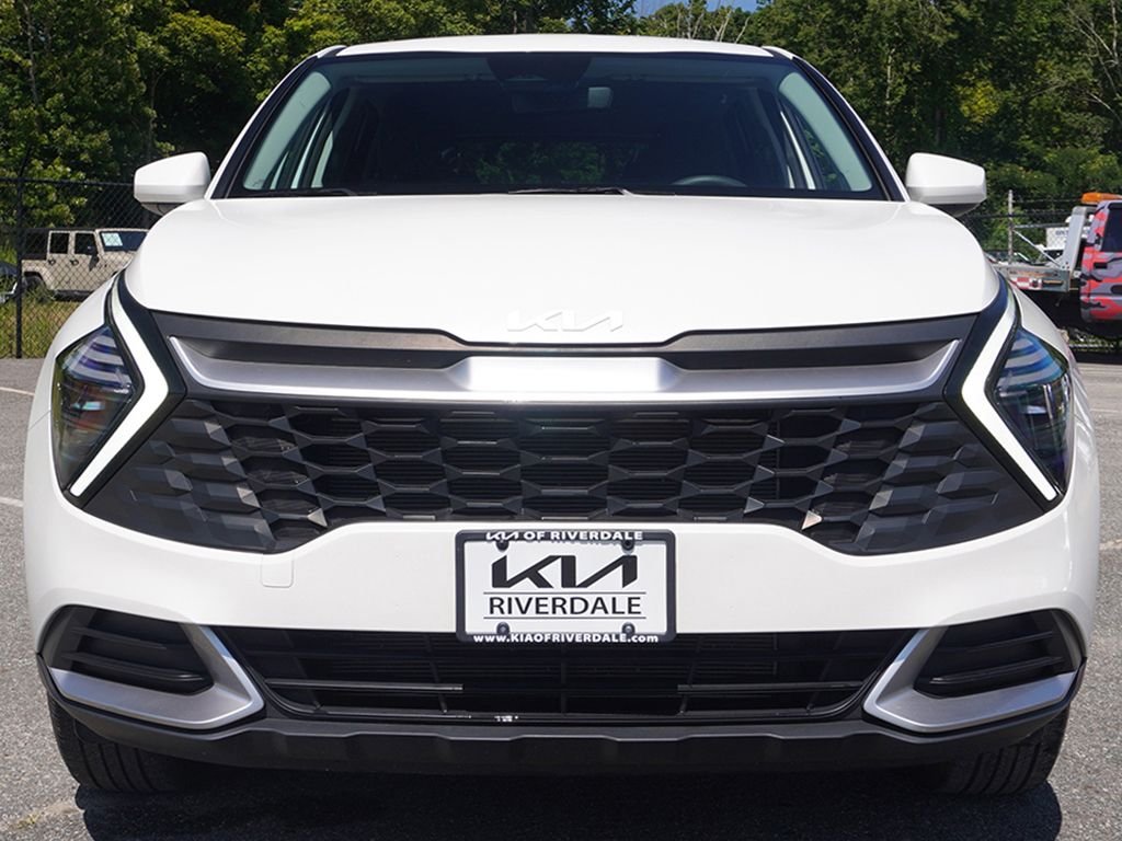 Used 2024 White Kia LX image 10