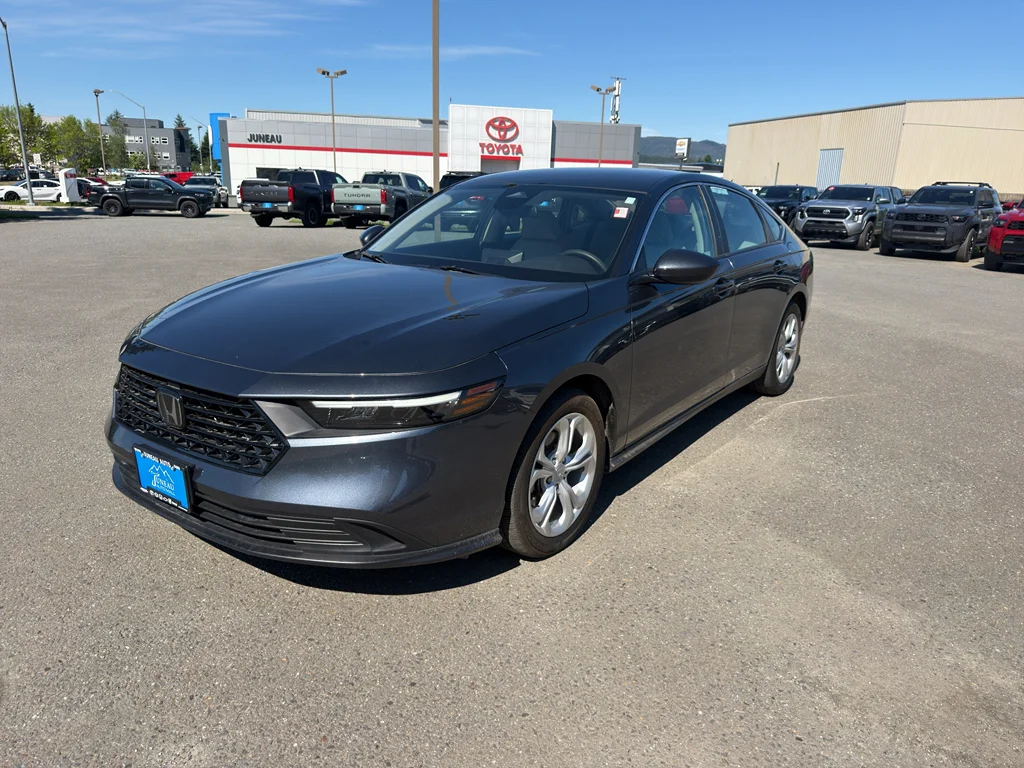 Used 2024 Solar Silver Metallic Honda LX image 4