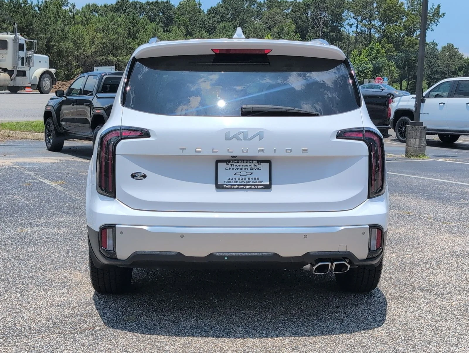 Used 2024 White Kia EX image 4