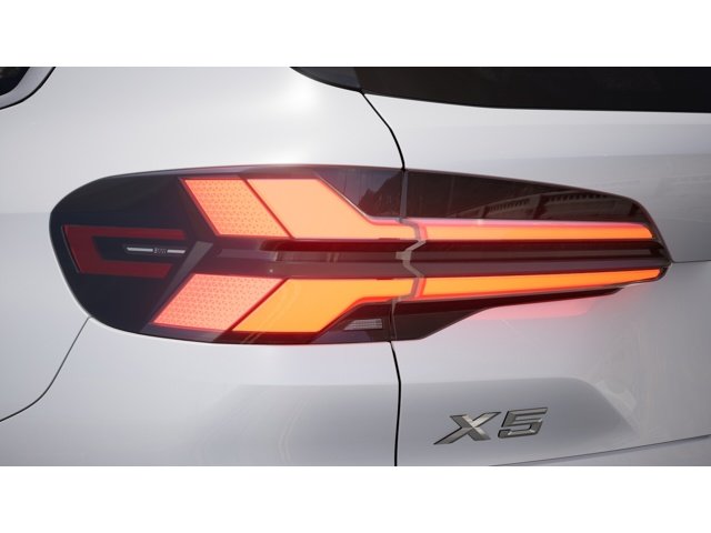 New 2026 Mineral White Metallic BMW xDrive40i image 8