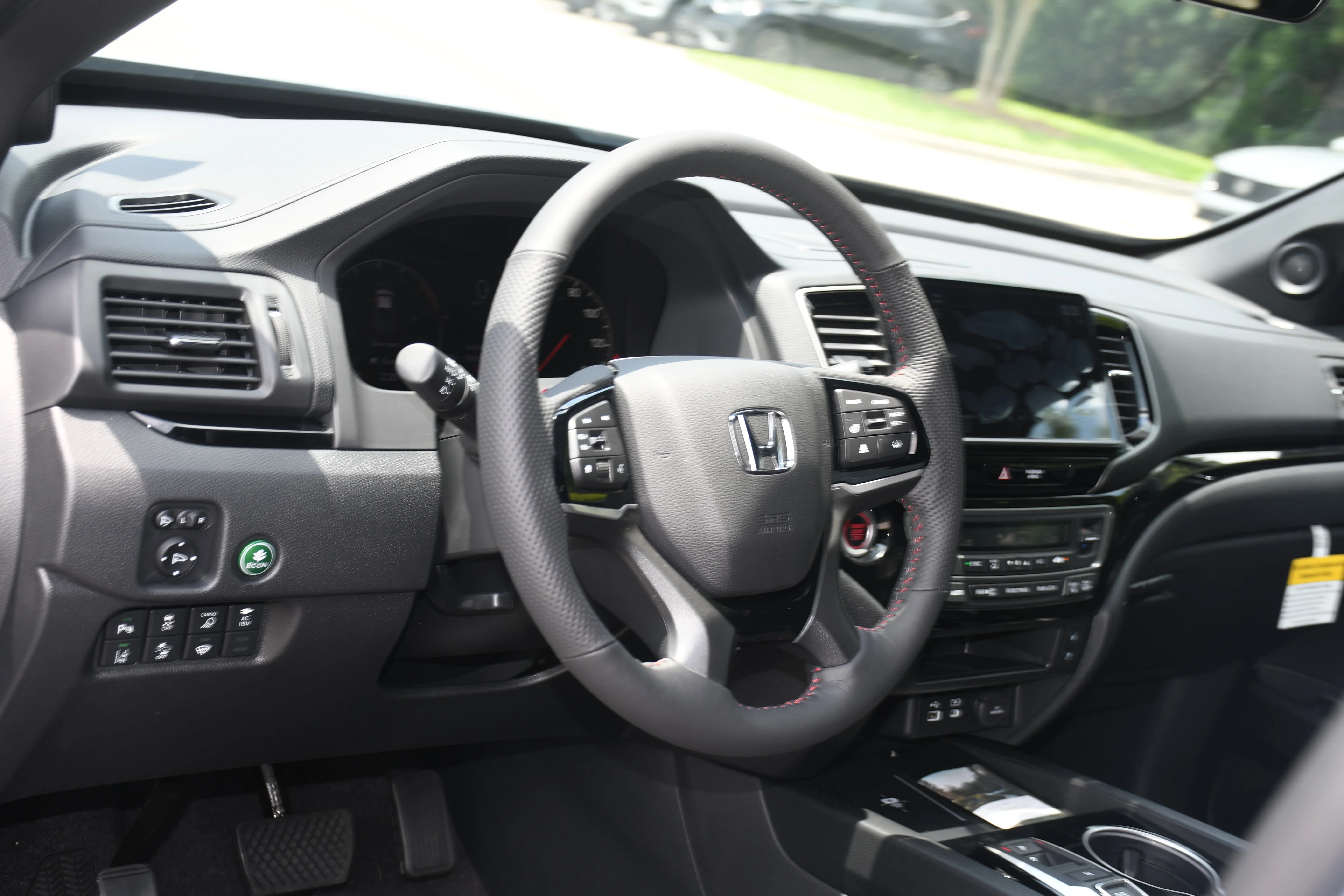New 2026 Sonic Gray Pearl Honda Black Edition Two-Tone image 4