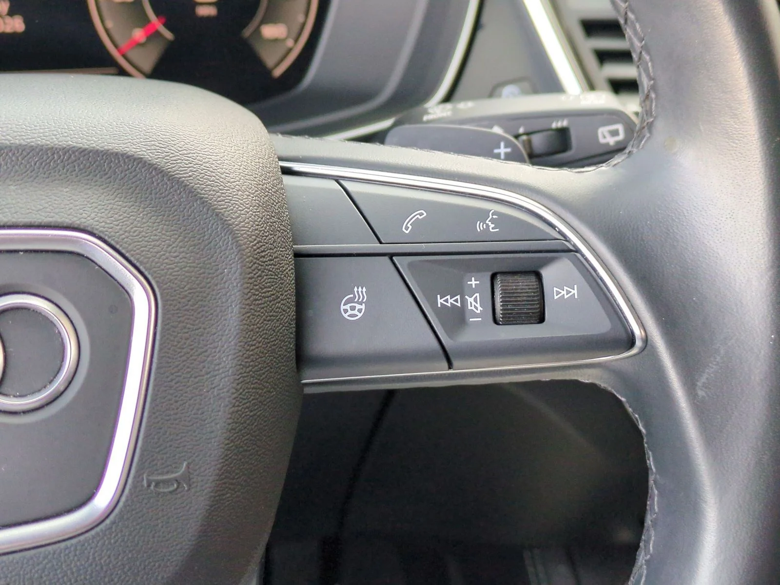 Used 2023 Green Audi 45 S line Premium image 9