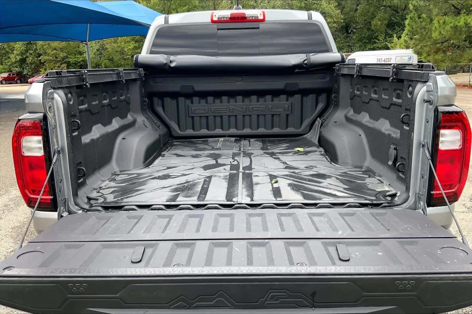 Used 2024 Sterling Metallic GMC 4WD Denali image 34