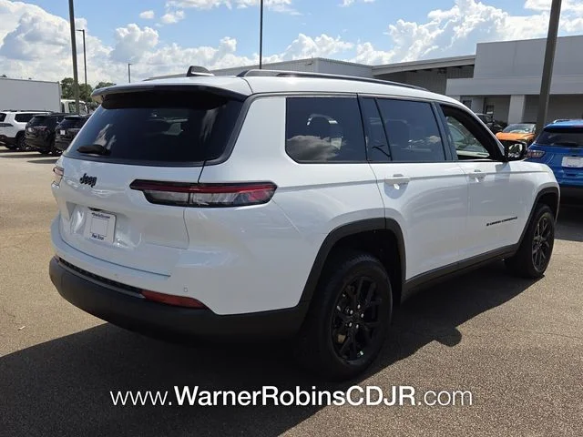 New 2026 Bright White Clear-Coat Exterior Paint Jeep Altitude image 14