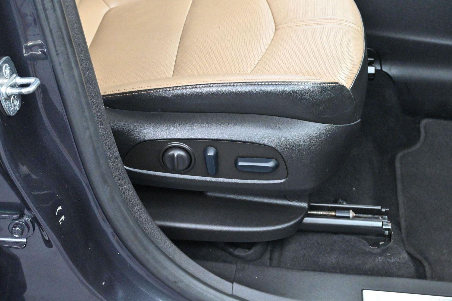 Used 2022 Iron Gray Metallic Chevrolet Premier image 35