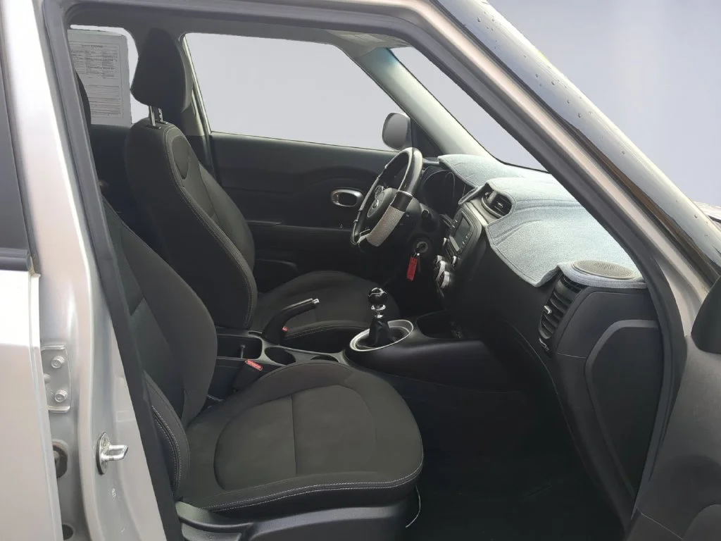 Used 2019 Silver Kia Base image 19