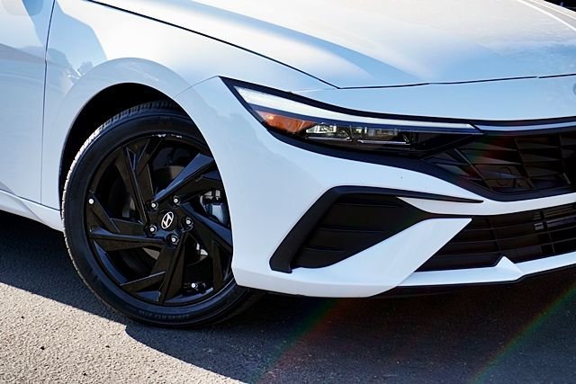 Certified Used 2026 White Hyundai SEL Sport image 3