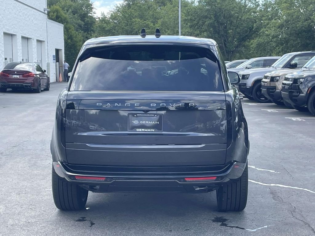 New 2026 Carpathian Grey Land Rover SE image 8
