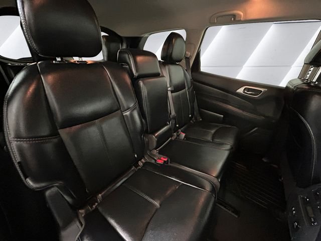 Used 2020 Silver Nissan SL image 16
