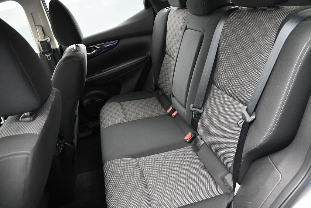 Used 2017 Gray Nissan SV image 21