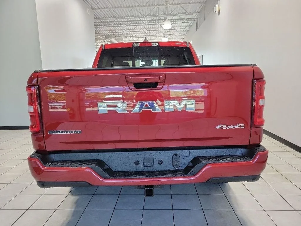New 2026 Molten Red Pearl-Coat Exterior Paint RAM Big Horn/Lone Star image 7
