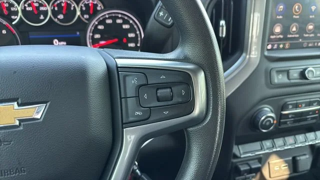 Used 2022 Summit White Chevrolet Custom image 24