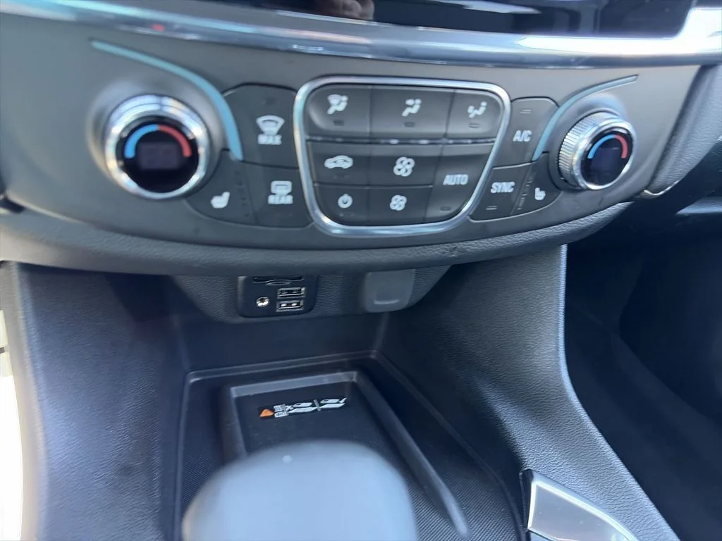 Used 2023 White Chevrolet LT Leather image 19