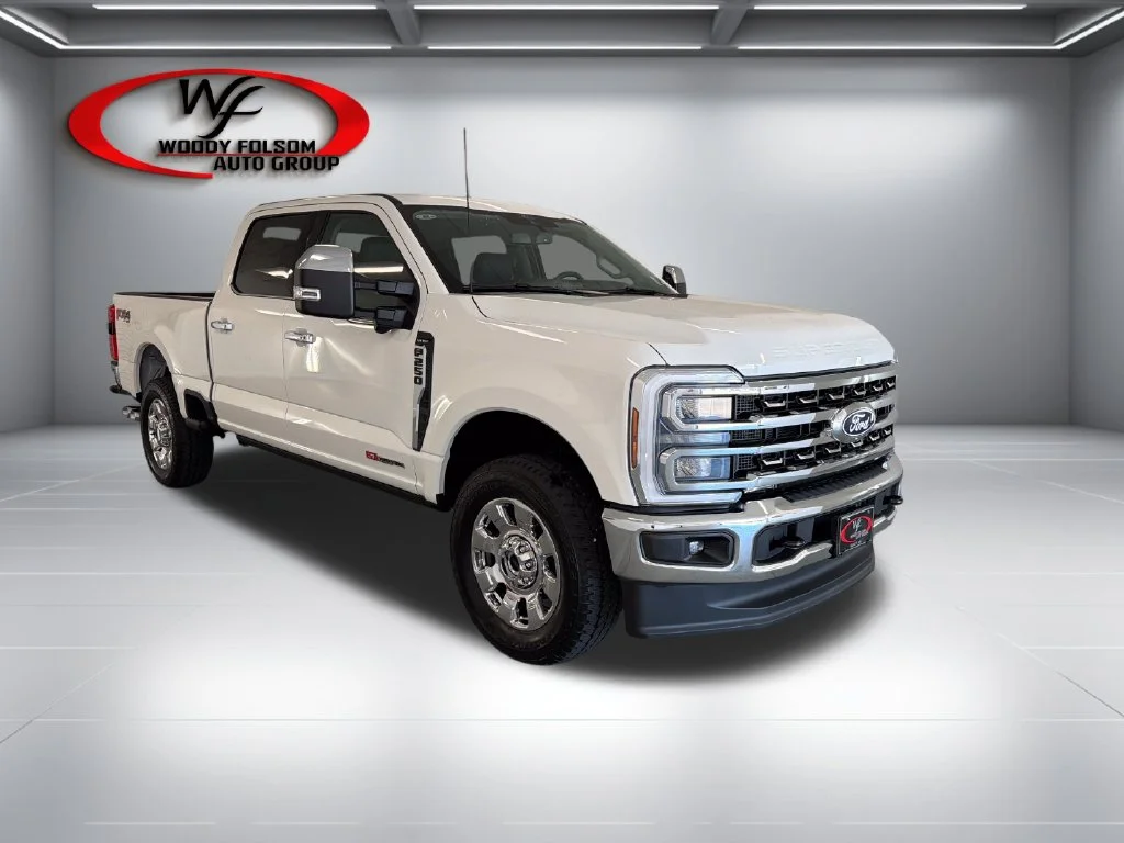 New 2027 Star White Metallic Tri-Coat Ford F-250® Lariat® image 3