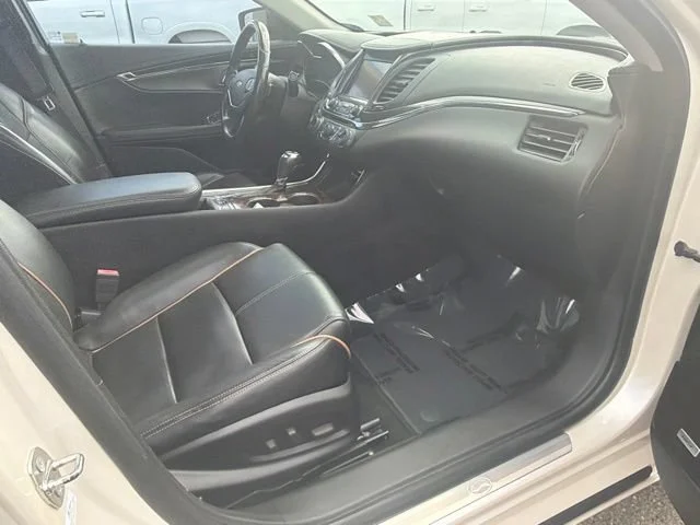 Used 2014 White Diamond Tricoat Chevrolet LTZ image 9