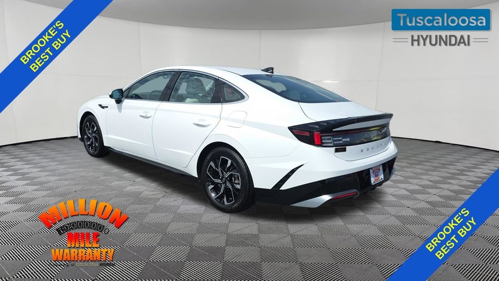 Certified Used 2025 White Hyundai SEL image 5