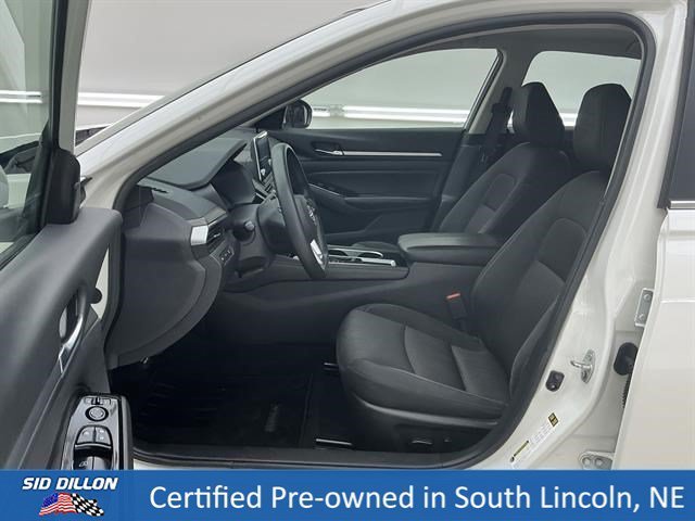 Used 2023 Pearl White Tricoat Nissan 2.5 SV image 17