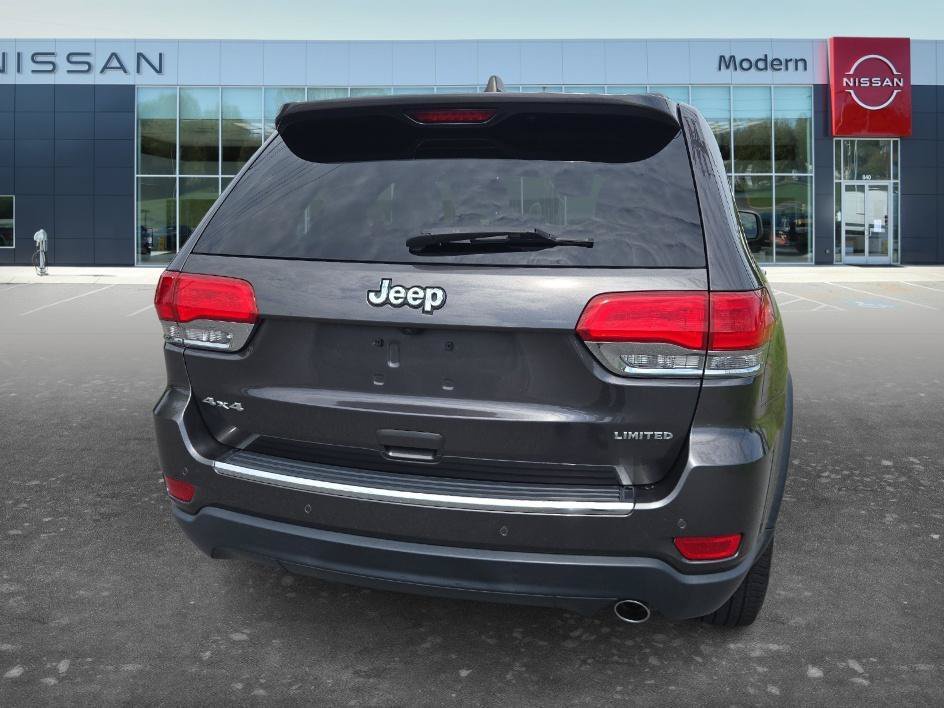 Used 2017 Granite Crystal Metallic Clearcoat Jeep Limited image 10